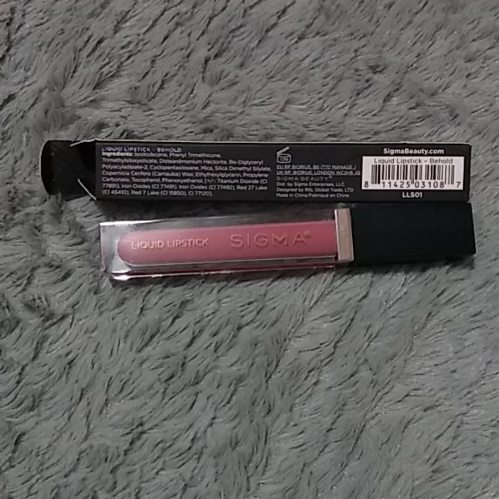 Makeup - Picture 4 of 4